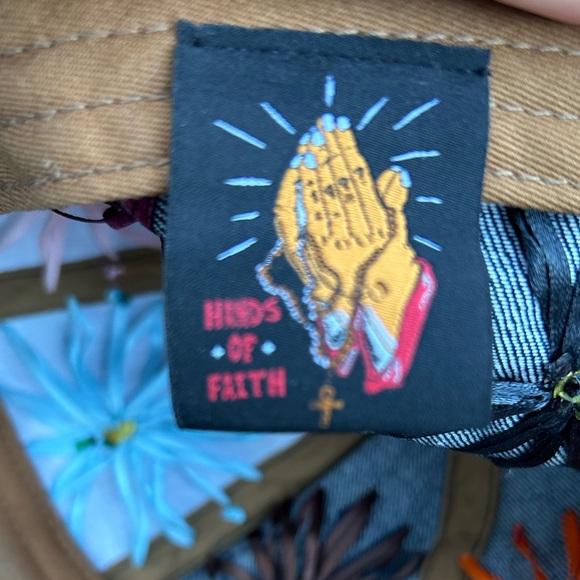 Vintage NEW handmade abstract floral embroidered on distressed denim OS - Picture 10 of 13